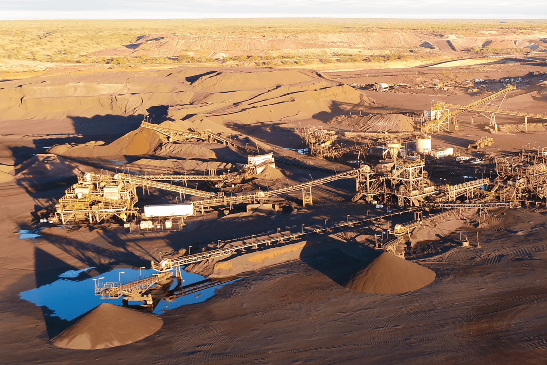 mining contractors in mine site